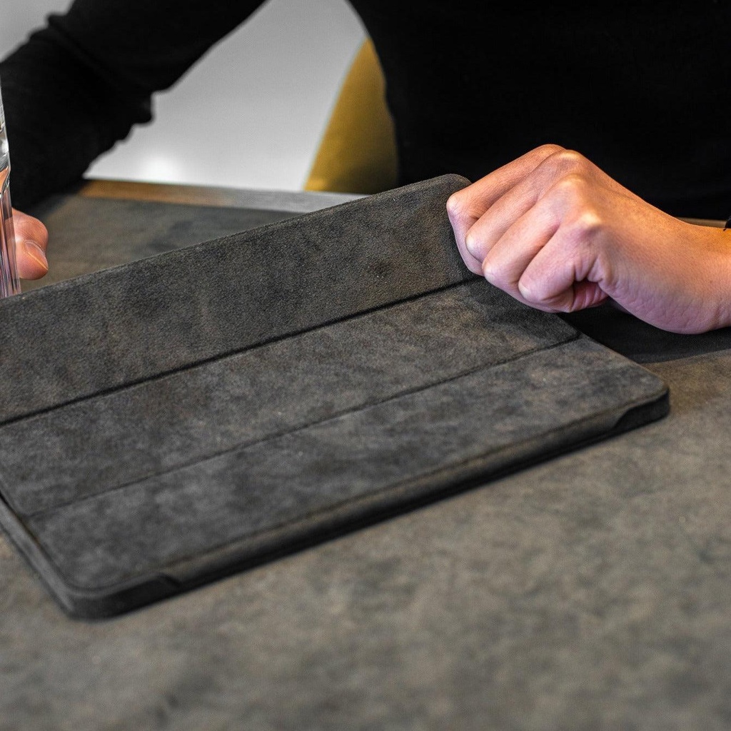 iPad Pro 11" - Alcantara Case - Space Gray